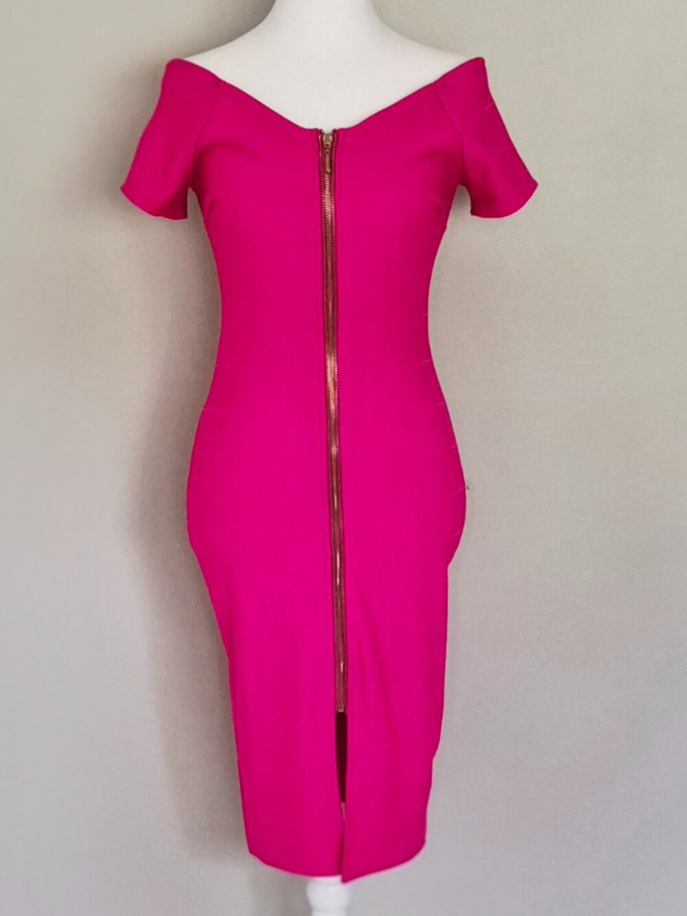 Haute Monde Women’s Off Shoulder Bodycon Dress Hot Pink Size XS (NWT)